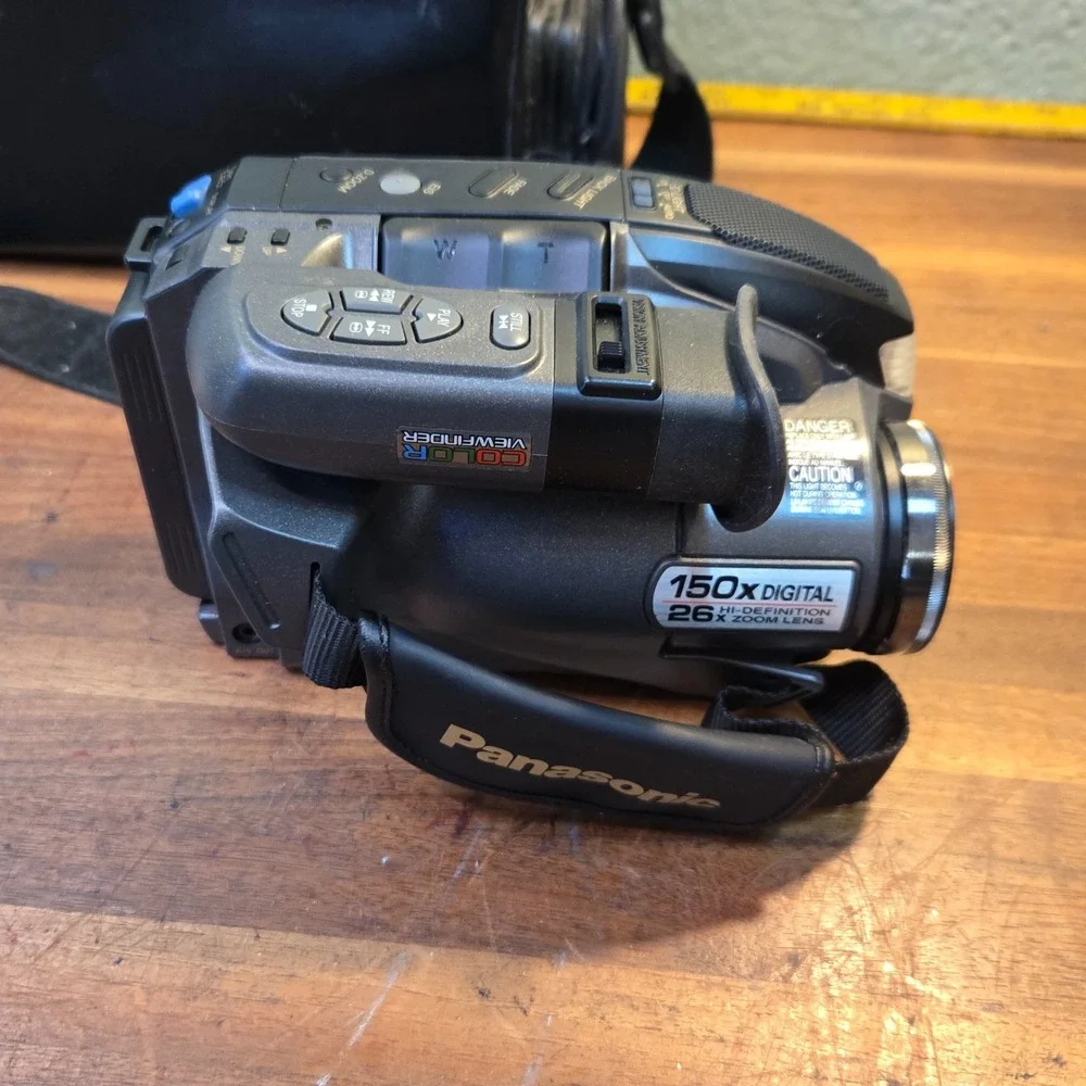 Panasonic Palmcorder PV-D209 VHS-C Analog Camcorder With Accessories Vintage